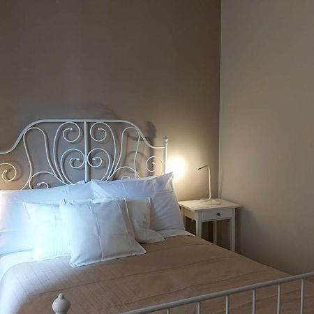 Casa Monchieri Apartment มาโรเน ภายนอก รูปภาพ